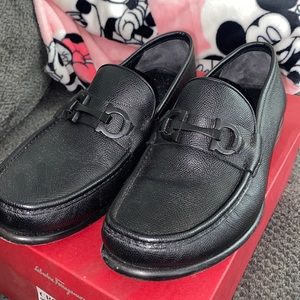 Salvatore Ferragamo Men Crown dress shoe. Size 9. Only worn twice.
